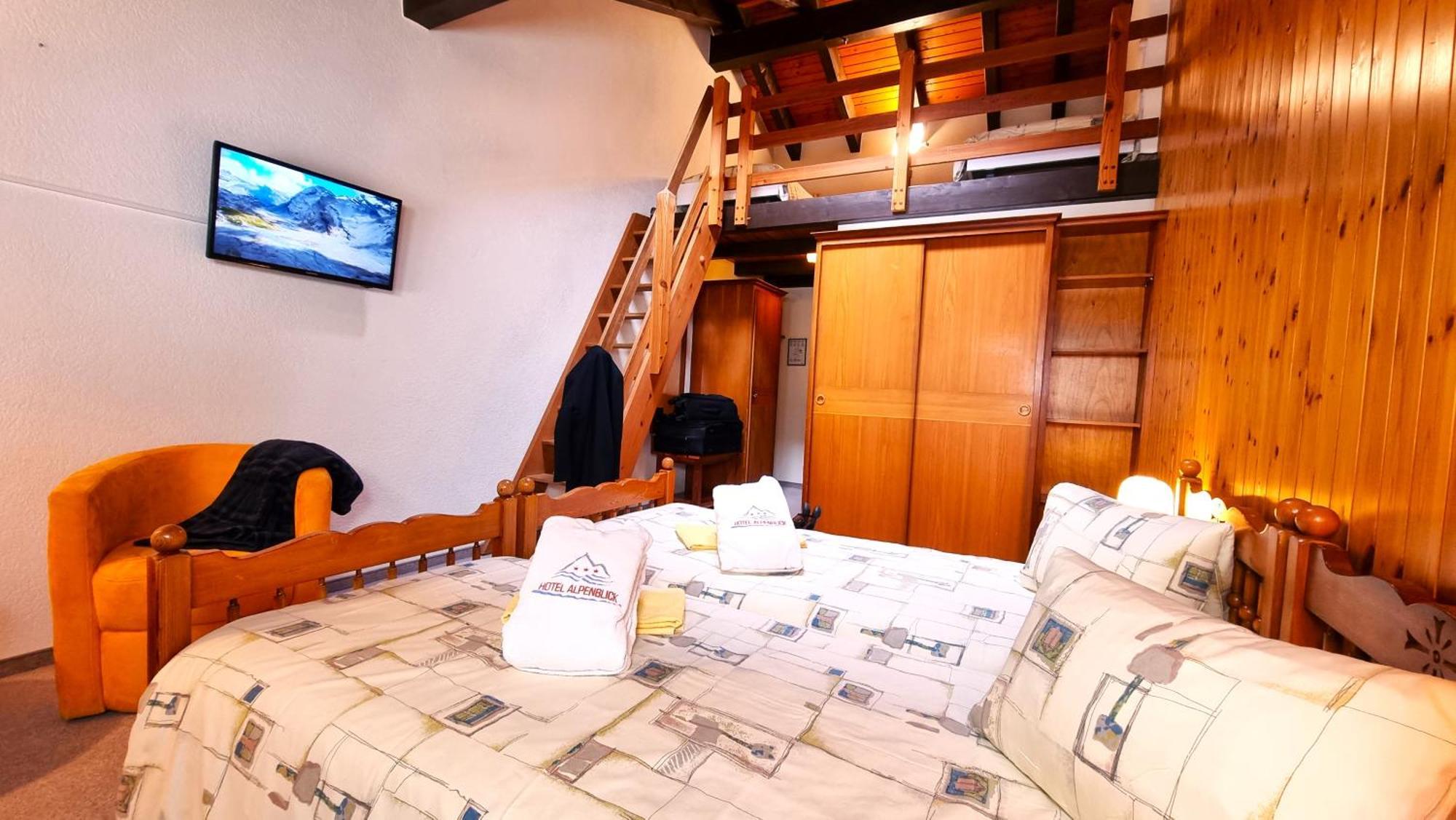 Hotel Alpenblick-Leukerbad-Therme Room photo